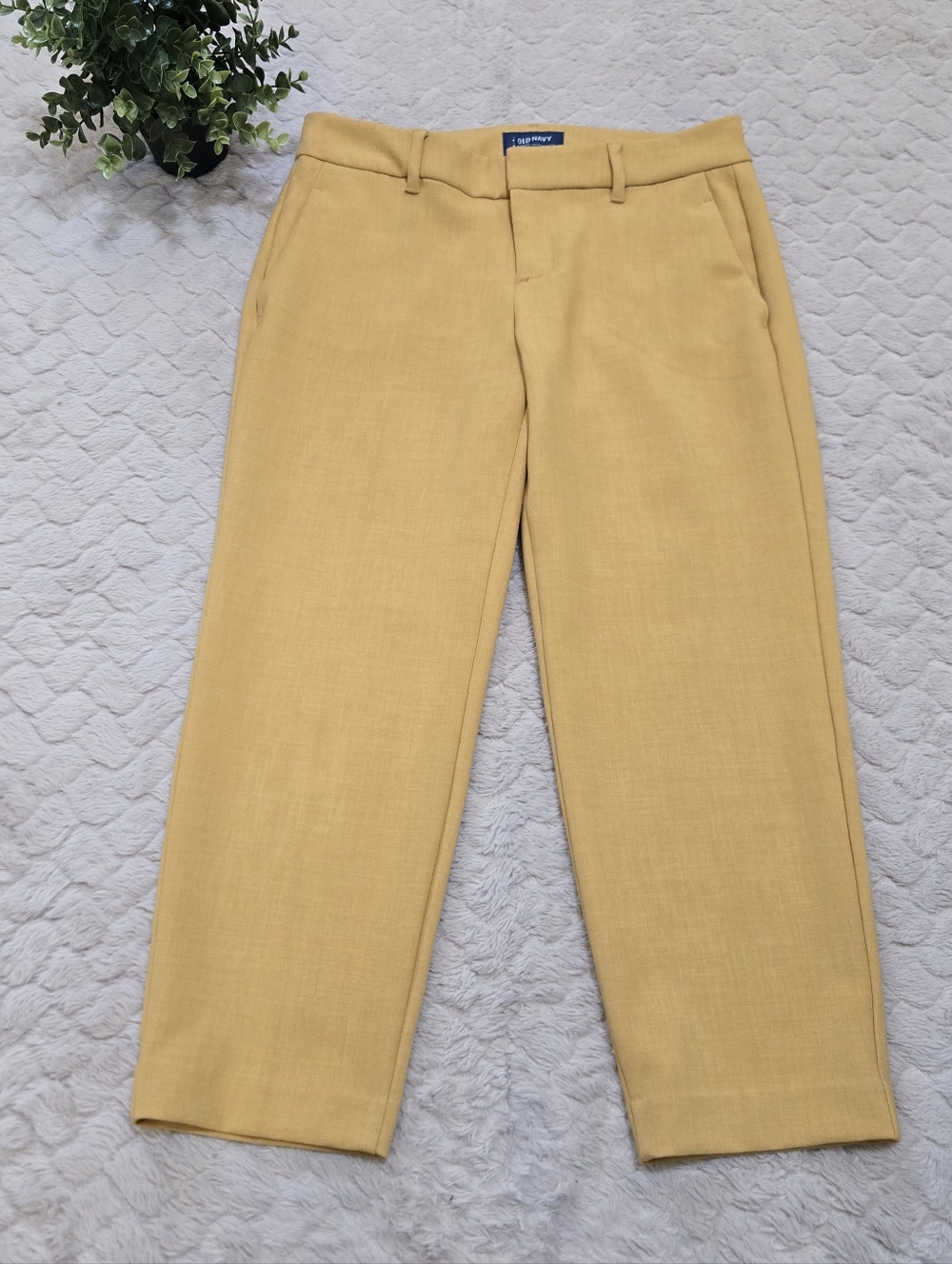Old Navy Yellow Gold Harper Mid-Rise Cropped Office Career Dress Pants, 6